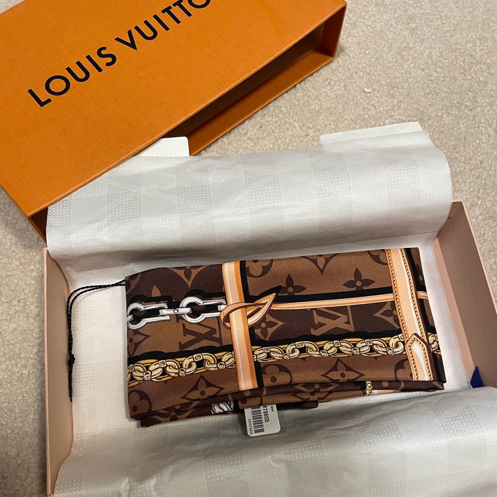 Authentic Louis Vuitton scarf